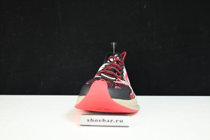 G*u*i1 sneaker