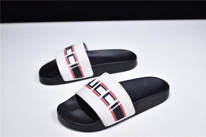 G*u*i1 sandals