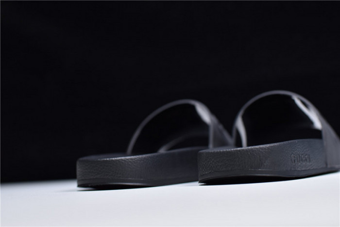 G*u*i1 sandals