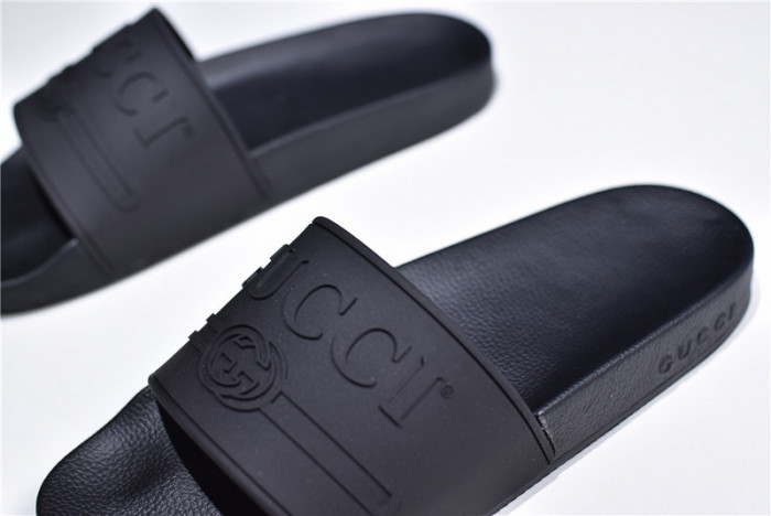 G*u*i1 sandals