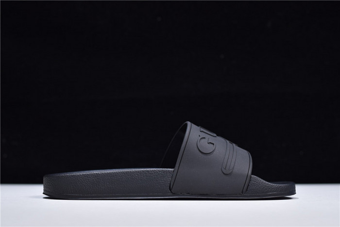 G*u*i1 sandals