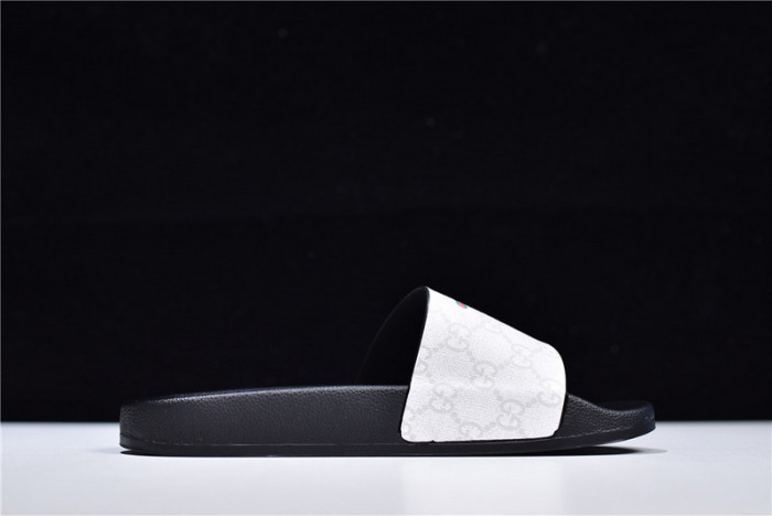 G*u*i1 sandals