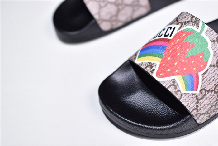 G*u*i1 sandals