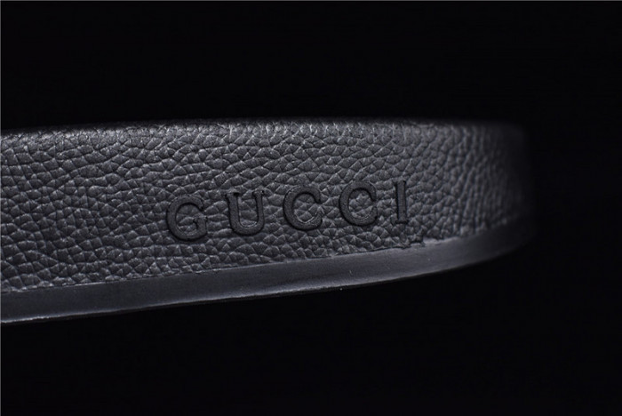 G*u*i1 sandals