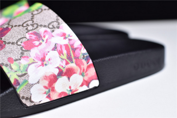 G*u*i1 sandals