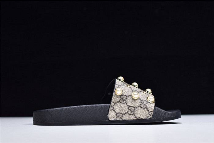 G*u*i1 sandals