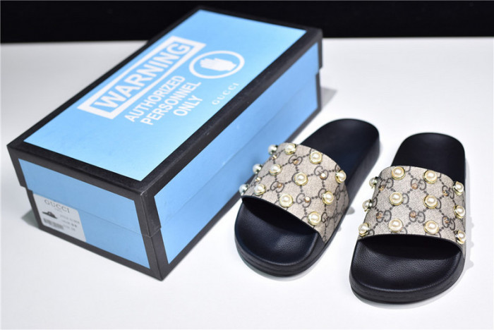 G*u*i1 sandals