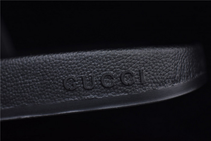 G*u*i1 sandals