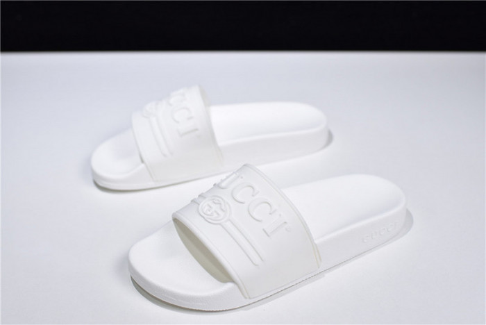 G*u*i1 sandals