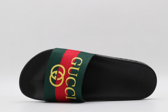G*u*i1 sandals