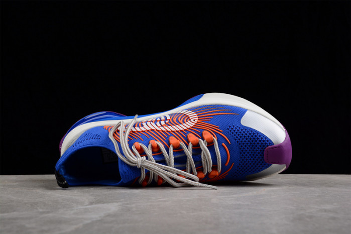 G*u*i1 sneaker