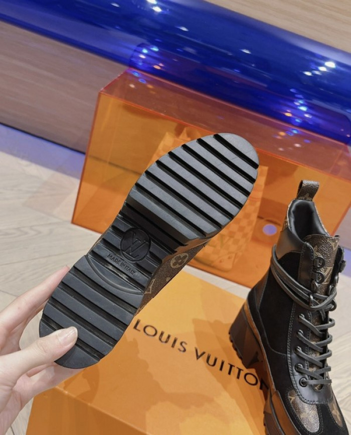 L&V Boot 1AARR115